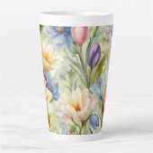 Uitstekende verfijnde lentebloemen. Schilderen Latte Mok (Voorkant)