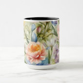 Uitstekende verfijnde lentebloemen. Schilderen Mok (Midden)