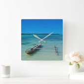 Uitstekingskano in de Shallow Ocean Vierkante Klok (Huis)