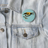 Uitwerking van gele  vogelillustratie ronde button 5,7 cm (In situ)