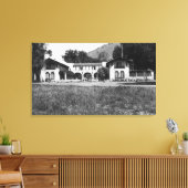 Uitzicht aan de buitenkant van Clear Lake Lodge Canvas Afdruk (Insitu (Woonkamer))