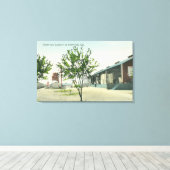 Uitzicht aan de buitenkant van de Sunnyvale Canner Canvas Afdruk (Insitu (Houten vloer))