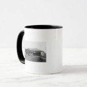 Uitzicht aan de buitenkant van een inheemse Amerik Mok (Voorkant links)