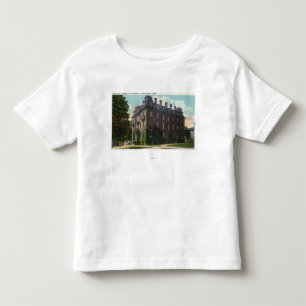 Uitzicht aan de buitenkant van Judd Hall, Wesleyan Kinder Shirts