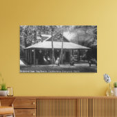 Uitzicht aan de buitenkant van sequoia canvas afdruk (Insitu (Woonkamer))