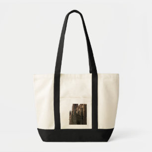Uitzicht aan de rechterzijde met de poriën van de tote bag