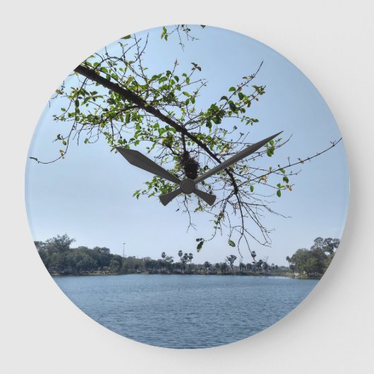 uitzicht aan de zijkant van het meer grote klok (Voorkant)