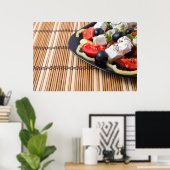 Uitzicht aan de zijkant van verse vegetarische sla poster (Thuiskantoor)