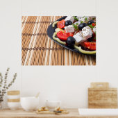 Uitzicht aan de zijkant van verse vegetarische sla poster (Keuken)