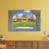 Uitzicht achterin van het hotel Umaid Bhawan Palac Canvas Afdruk (Insitu (Woonkamer))