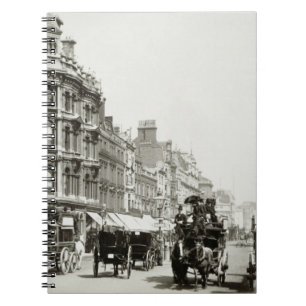 Uitzicht benedenlangs Oxford Street, Londen (foto) Notitieboek