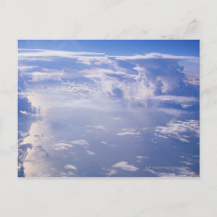 Uitzicht boven verspreide cloud briefkaart