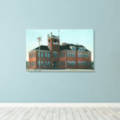 Uitzicht buiten de openbare school Medford, OF Canvas Afdruk (Insitu (Houten vloer))