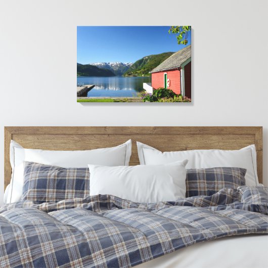 Uitzicht en bothuis van Noorse fjord Canvas Afdruk (Insitu (Slaapkamer))