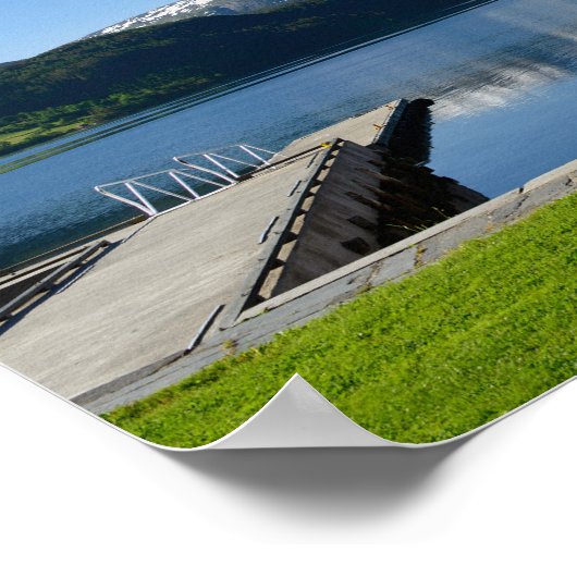 Uitzicht en bothuis van Noorse fjord Poster (Hoek)