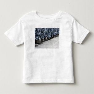 Uitzicht met een laag doorsnee zweefvliegtuig kinder shirts