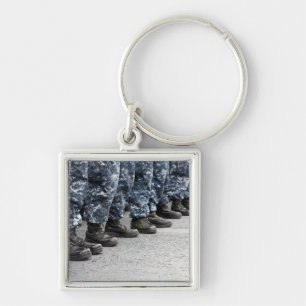 Uitzicht met een laag doorsnee zweefvliegtuig sleutelhanger