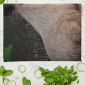 uitzicht met het regale capybara back theedoek (Gevouwen)