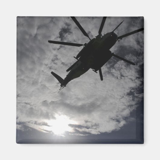 Uitzicht met lage hoek van een CH-53E Magneet (Voorkant)