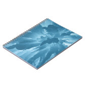 Uitzicht met lage hoek van stalactieten notitieboek (Linkerzijde)