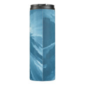 Uitzicht met lage hoek van stalactieten thermosbeker (Achterkant)