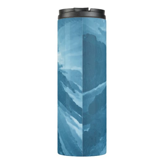 Uitzicht met lage hoek van stalactieten thermosbeker (Achterkant)