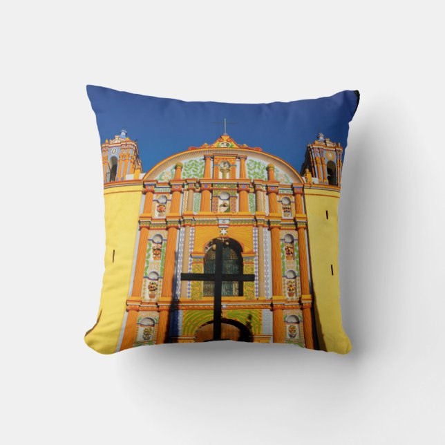 Uitzicht met lage hoeken van de gele  kerk kussen (Voorkant)