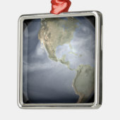 Uitzicht met waterdamp op volle aarde metalen ornament (Links)