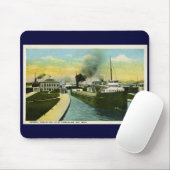 Uitzicht onder de Soo, Soo Locks, Michigan Muismat (Met muis)