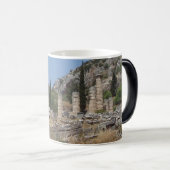 Uitzicht op Delphi, Griekenland Magische Mok (Voorkant rechts)