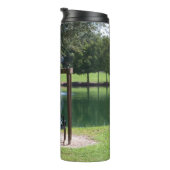 Uitzicht op een klein dorpsmeer thermosbeker (Geroteerd rechts)