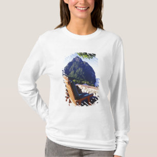 Uitzicht op Gros Piton vanuit Stonefield Estate Vi T-shirt