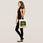 Uitzicht op het meer van een klein dorpje tote bag (Voorkant (model))