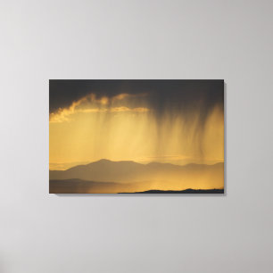 Uitzicht op opeenvolgende heuvels langs de canvas afdruk