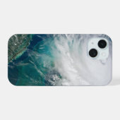 Uitzicht op orkaan Dorian. iPhone 15 Case (Achterkant horizontaal)