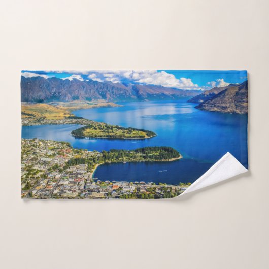 Uitzicht op Queenstown van Bob's Peak, Nieuw-Zeela Bad Handdoek (Handdoek)