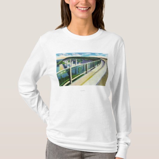 Uitzicht over de rivier de Connecticut T-shirt (Voorkant)