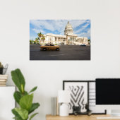 Uitzicht over het gebouw Capitol in Havana, Cuba Poster (Thuiskantoor)
