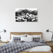 Uitzicht Sitka, Alaska met piramide Canvas Afdruk (Insitu (Slaapkamer))