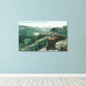 Uitzicht sneeuwblazen over treinstramen in bergen canvas afdruk (Insitu (Houten vloer))