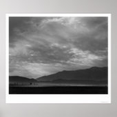 Uitzicht SW Over Manzanar, Dust Storm 1943 Poster (Voorkant)