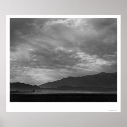 Uitzicht SW Over Manzanar, Dust Storm 1943 Poster (Voorkant)