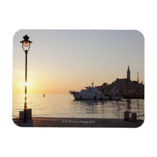 Uitzicht uit de haven van Rovinj, Kroatië, bij zo Magneet