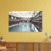 Uitzicht van binnenland van de Napa BathsNapa, CA Canvas Afdruk (Insitu (Woonkamer))