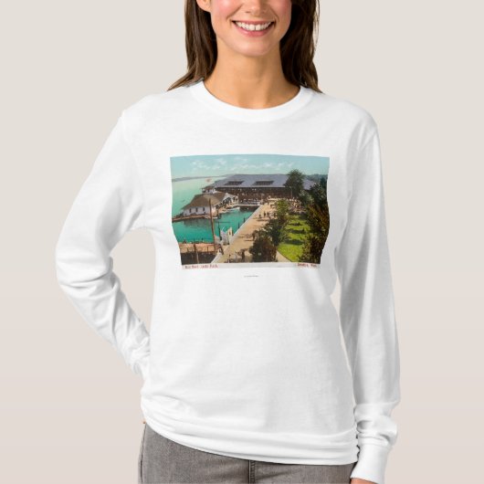 Uitzicht van Boat House, Lake, Leshi Park T-shirt (Voorkant)