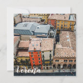 Uitzicht van boven van kleurrijke gevels van gebou (Voorkant)