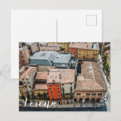 Uitzicht van boven van kleurrijke gevels van gebou briefkaart (Voorkant / Achterkant)