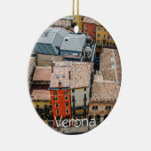 Uitzicht van boven van kleurrijke gevels van gebou keramisch ornament (Rechts)