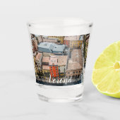 Uitzicht van boven van kleurrijke gevels van gebou shot glas (Voorkant)