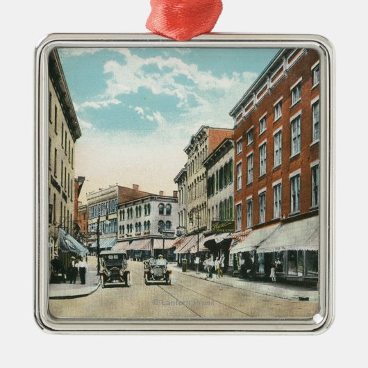 Uitzicht van Broadway en Corner Strand Street Metalen Ornament (Voorkant)